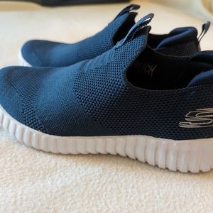 Skechers Size 6 shoes - memory foam